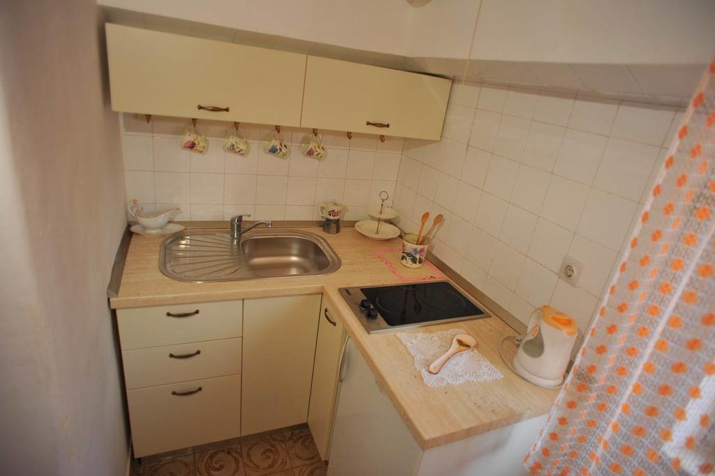 Castel Nonna Franka Sutivan Quarto foto