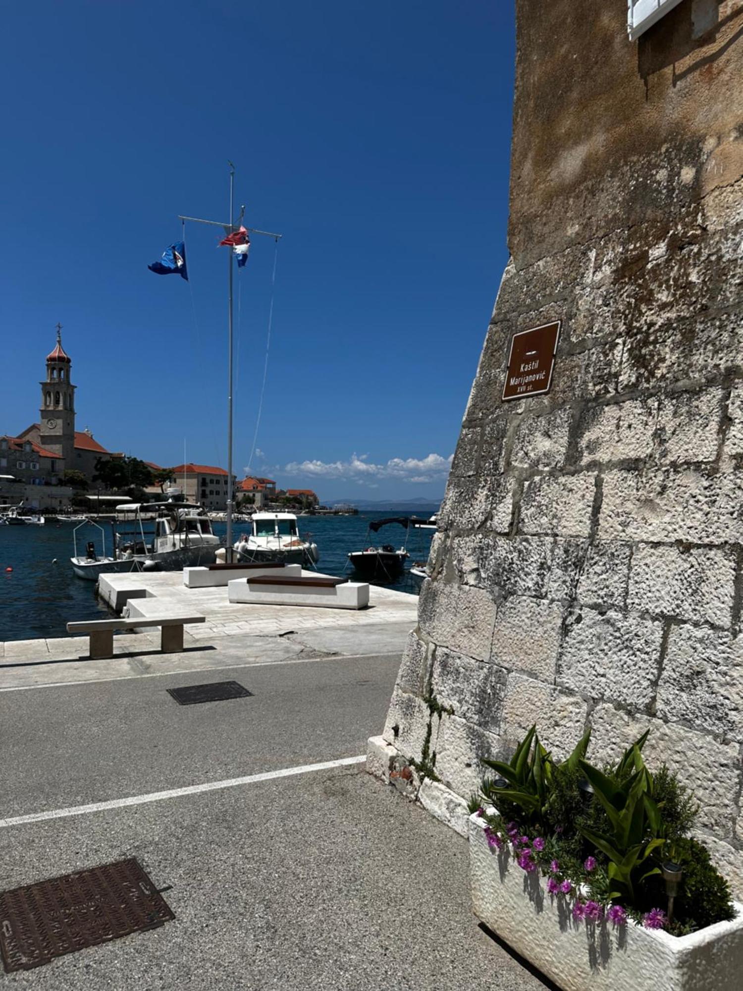 Castel Nonna Franka Sutivan Exterior foto