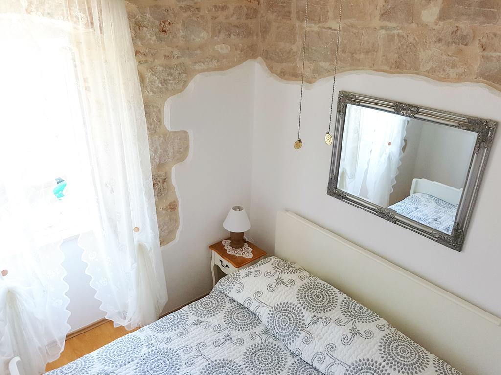 Castel Nonna Franka Sutivan Exterior foto